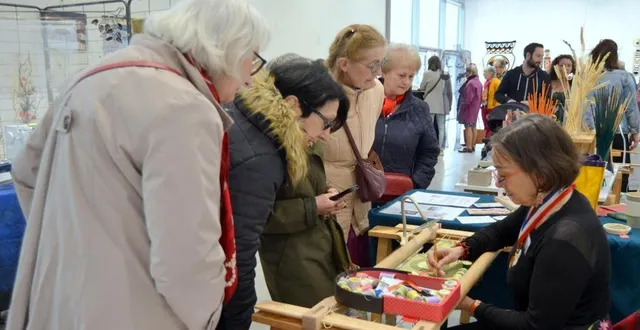 photo  pendant deux jours, plus de 5 000 personnes ont arpenté les rues de malicorne.  &copy;  le maine libre 