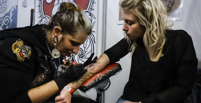 photo  il sera possible de découvrir l’univers du tatouage ce week-end au centre des expositions du mans.  &copy;  photo archives le maine libre – denis lambert 