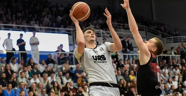 photo  adrien sclear.  &copy;  jocelyne régent 