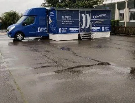 photo  l’orientibus, un outil pour permettre aux collégiens de travailler sur leur orientation.  &copy;  le maine libre 