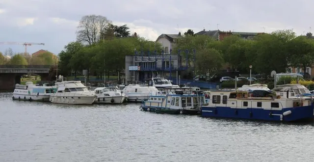photo  samedi 13 avril 2024, le port du mans (sarthe) lance la saison printanière avec un après-midi festif.  &copy;  archives ouest-france 