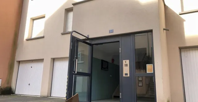 photo  l’incendie s’est déclaré samedi 13 avril 2024, vers 1 h 20, dans un immeuble, impasse de la suifferie.  &copy;  ouest-france 