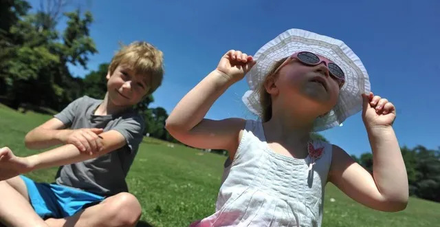 photo  au sortir de l’hiver, il ne faut pas oublier de se protéger des premiers rayons de soleil.  &copy;  photo archives po-nathalie bourreau 
