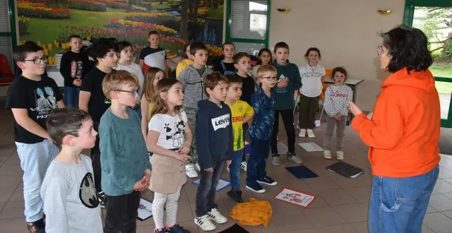 photo  les enfants en pleine répétition.  &copy;  le maine libre 