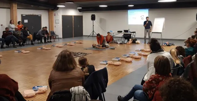 photo  une soixantaine de personnes ont participé à la séance.  &copy;  le maine libre 