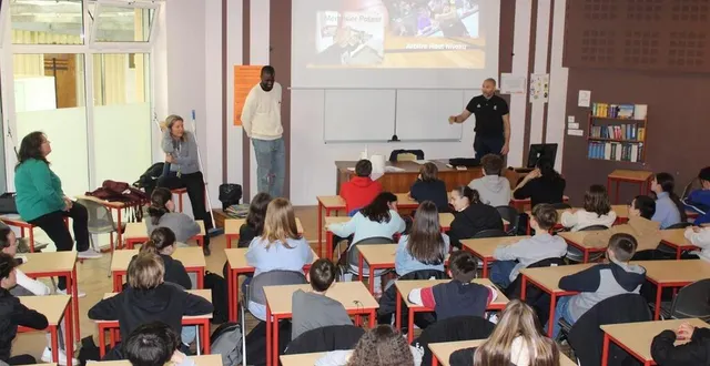 photo  lundi 8 avril 2024, sébastien bourgeois et el hadj diopp, deux basketteurs de haut niveau, sont venus au collège pour parler de reconversion professionnelle mais aussi de cuisine sans sucre.  &copy;  ouest-france 