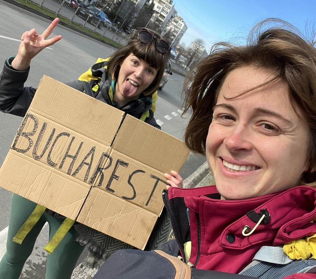 Fans de Pékin express, elles font le tour de l’Europe en stop avec 1 ...