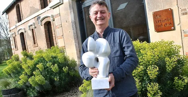 photo  éric dos santos lance une septième exposition, à partir du 18 avril 2024, dans la galerie the artistic red dot, à parcé-sur-sarthe.  &copy;  ouest-france 