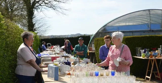 photo  samedi et dimanche, les amis de la bergerie ont organisé leur braderie de printemps.  &copy;  ouest-france 