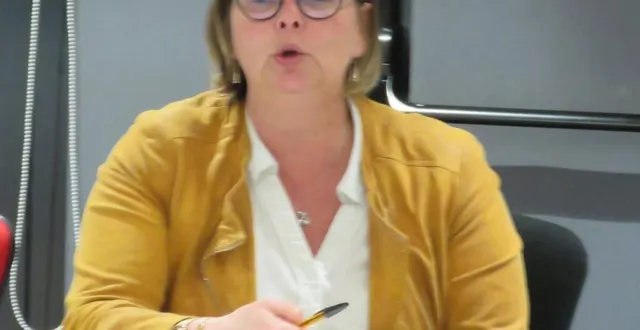 photo  karine mullet, maire.  &copy;  le maine libre 