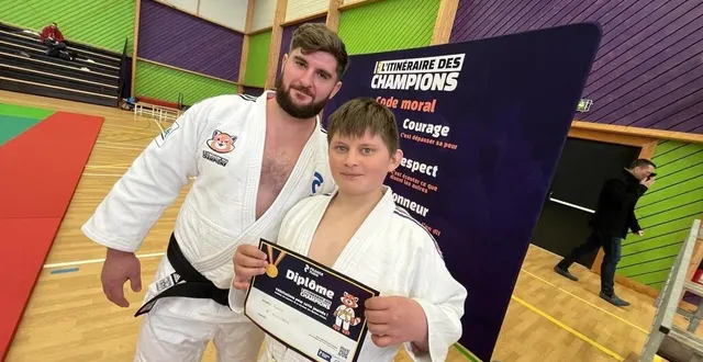 photo  kenzo caligny-morin n’en revenait pas d’apprendre le judo avec le champion, joseph terhec.  &copy;  ouest-france 
