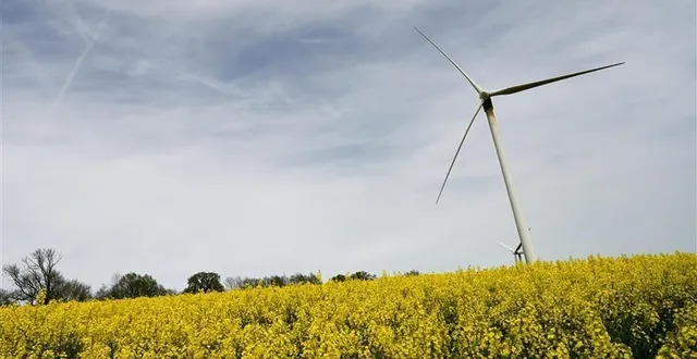 photo  le parc éolien des quatre chemins s’étendrait de part et d’autre de l’autoroute a88.  &copy;  archives martin roche / ouest-france 