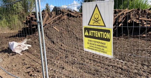 photo  les anciennes traverses sncf stockées à verron vont être transférées à l’ancienne déchetterie de thorée-les-pins.  &copy;  ouest-france 