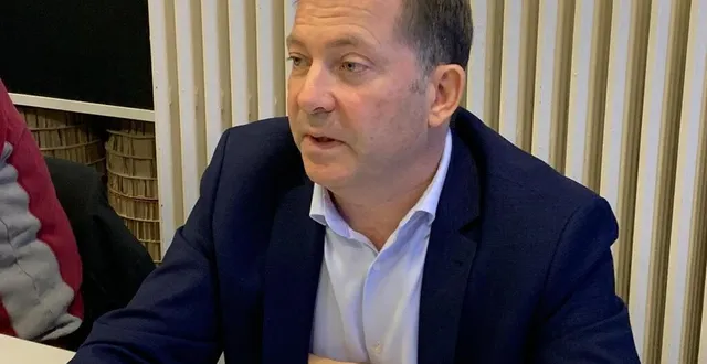 photo  sébastien gouhier, maire d’écommoy, est satisfait que sa commune et que quatre autres passent en zone france ruralité revitalisation.  &copy;  le maine libre 