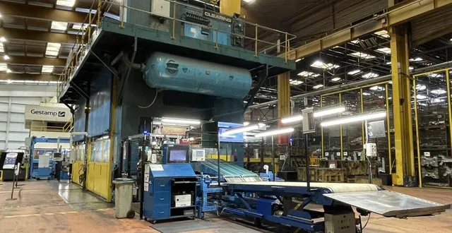 photo  grâce au programme france 2030, cette presse de 2 500 tonnes, datant de 1990, a été considérablement modernisée.  &copy;  ouest-france 