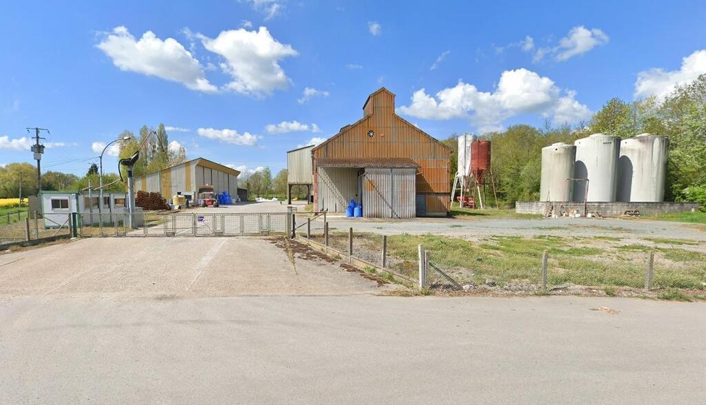 Un silo agricole prend feu dans le Perche . Sport - Alençon.maville.com