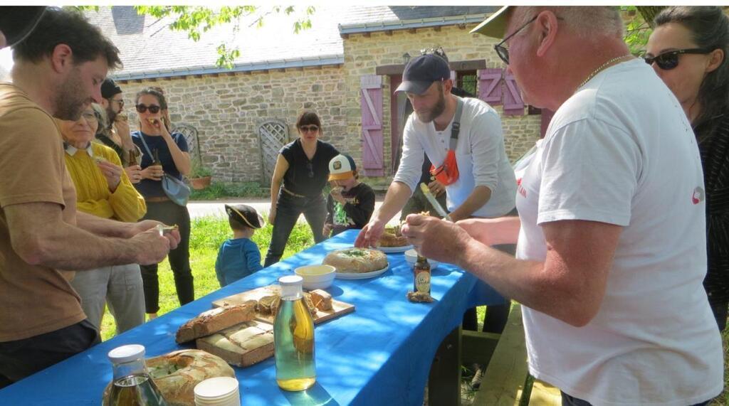 Saint-Malo-de-Guersac. Des Artistes Ont Expérimenté La Cuisson De Pains ...