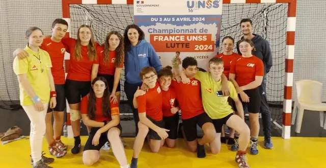 photo  l’équipe de lutte unss du collège peut être fière de son travail.  &copy;  ouest-france 