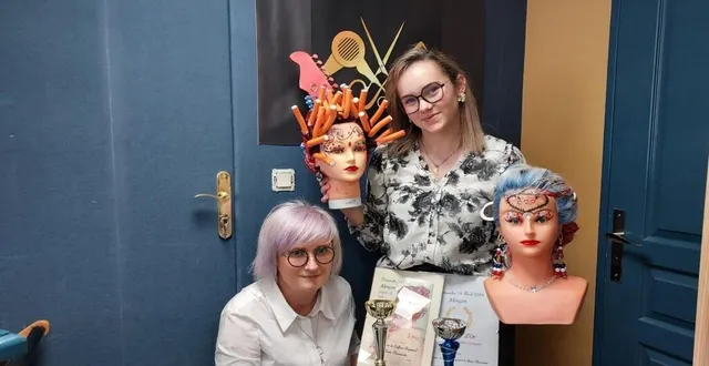 photo  alice, très fière de ses créations et de ses trophées.  &copy;  ouest-france 