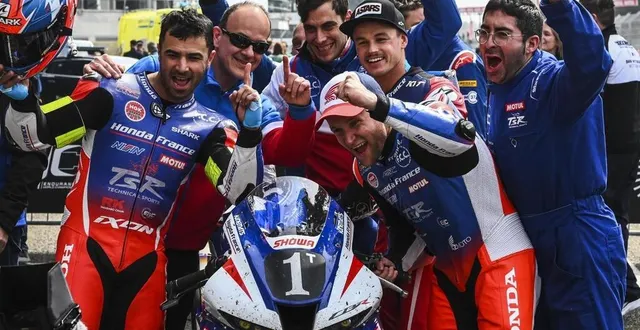 photo  en 2023, la honda n° 1 de josh hook, mike di meglio et alan techer s’est adjugé les 24 heures du mans motos.  &copy;  archives le maine libre - denis lambert 