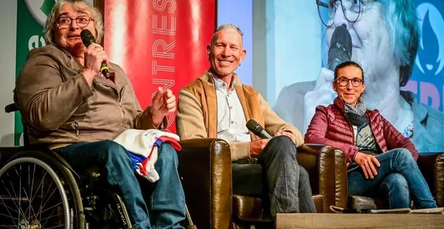 photo  sylviane lusson, laurent brochard et laurence leboucher sur le plateau de la soirée à l’abbaye de l’epau.  &copy;  photo le maine libre yvon loue 