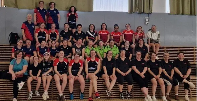 photo  douze équipes féminines de tennis de table étaient réunies samedi au gymnase de laigné-en-belin.  &copy;  le maine libre 