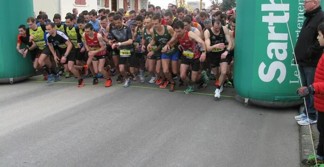 photo  en 2019, près de 300 coureurs étaient au départ des 10 km de sargé.  &copy;  photo : archives 
