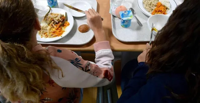 photo  la communauté urbaine d’alençon a décidé d’appliquer une hausse de 2 % sur tous les tarifs des repas en restauration scolaire à la rentrée. les maires de mieuxcé et saint-céneri-le-gérei se sont abstenus, celles d’héloup et de l’orée d’écouves ont voté contre.  &copy;  archives ouest-france 