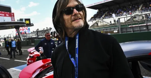 photo  l’acteur américain norman reedus a donné le départ de la 47e édition des 24 heures du mans motos.  &copy;  le maine libre - denis lambert 
