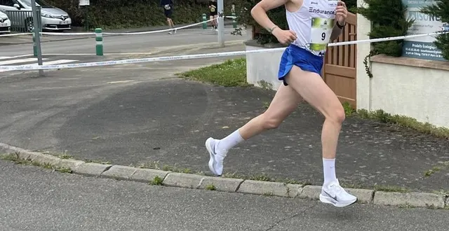 photo  seul face au vent, mathis moutal a réalisé une très belle performance ce dimanche matin à sargé-lès-le-mans.  &copy;  photo : ouest-france 