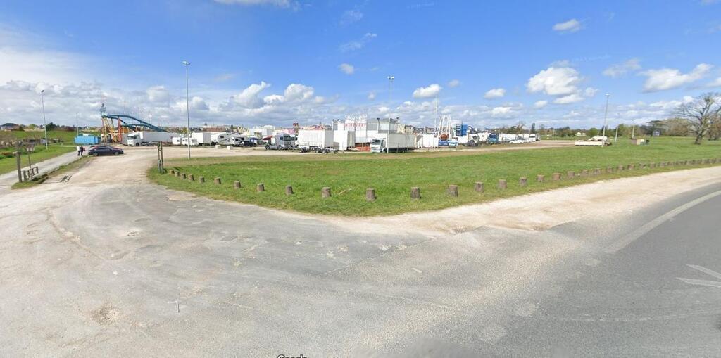 Une jeune femme meurt à Blois après avoir été éjectée d’un manège ...