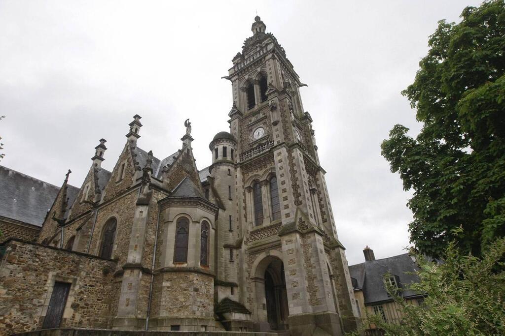 Un tableau restauré du XVIIIe siècle fait son retour à l’église Saint ...