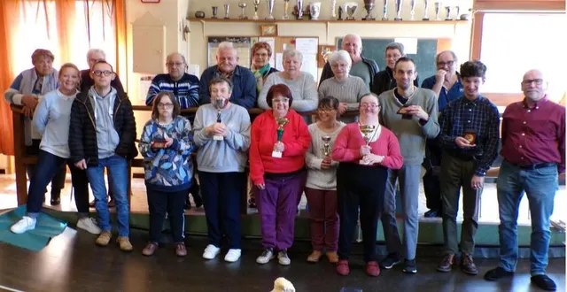 photo  l’ensemble des participants lors de cette finale de boule de fort avec le président du club, patrice bourdin.  &copy;  le maine libre 