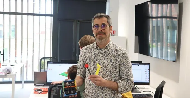 photo  florian garnier, 44 ans, vient d’être recruté pour s’occuper du fab lab de l’apostrophe à sablé-sur-sarthe.  &copy;  ouest-france 