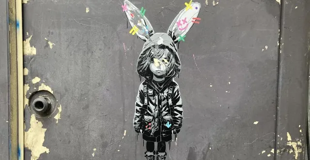 photo  neuf œuvres du street artiste lapin blanc sont cachées dans la ville du mans (sarthe).  &copy;  ouest-france 