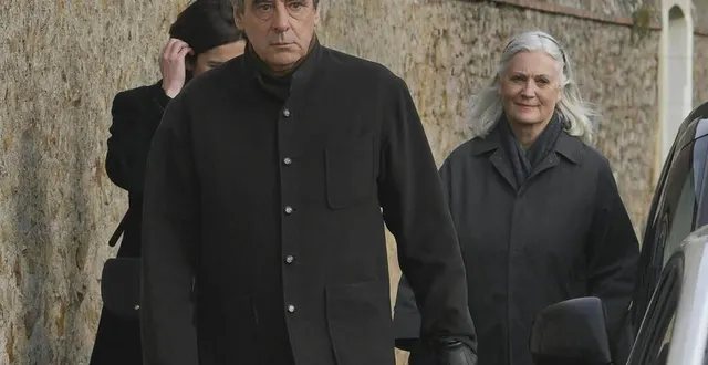 photo  en 2022, françois fillon a été condamné à un an de prison ferme pour l’emploi fictif de sa femme penelope, en tant que collaboratrice parlementaire.  &copy;  archives le maine libre - yvon loué 