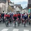 photo cent dix-sept coureurs ont pris le départ, dimanche, pour ce championnat bi-départemental sarthe et mayenne en open et u19. dernière course organisée par le club saint-maixent vélo.