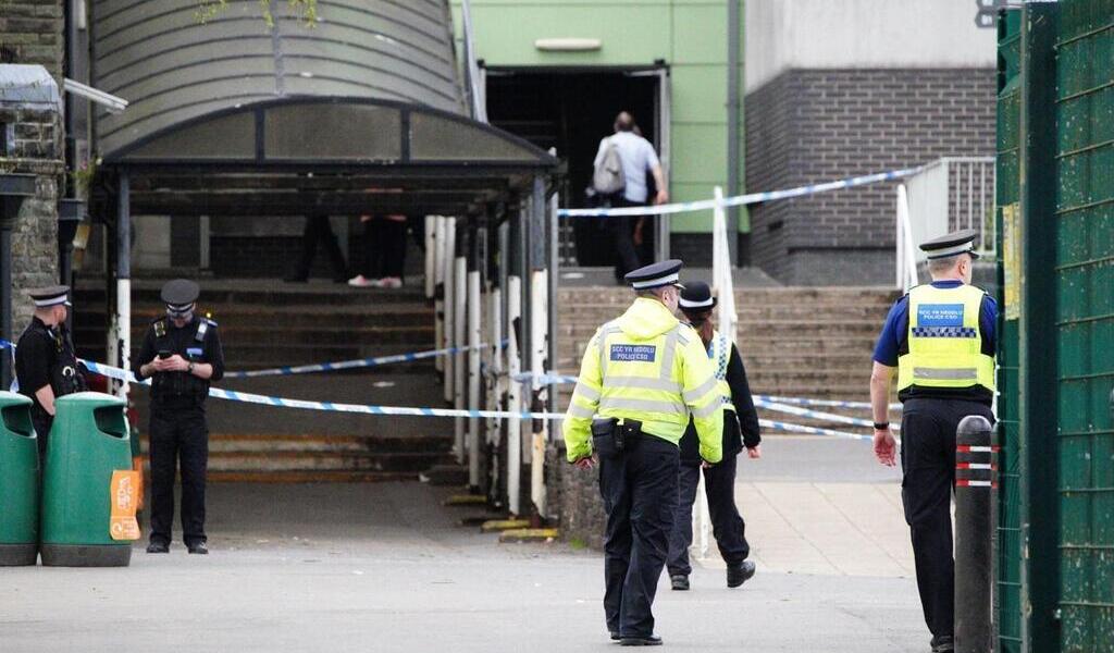 Au moins trois blessés dans une école au Pays de Galles, une personne