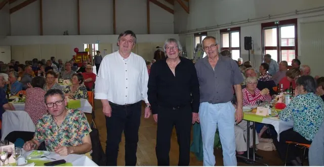 photo  les trois derniers présidents de l’association.  &copy;  le maine libre 