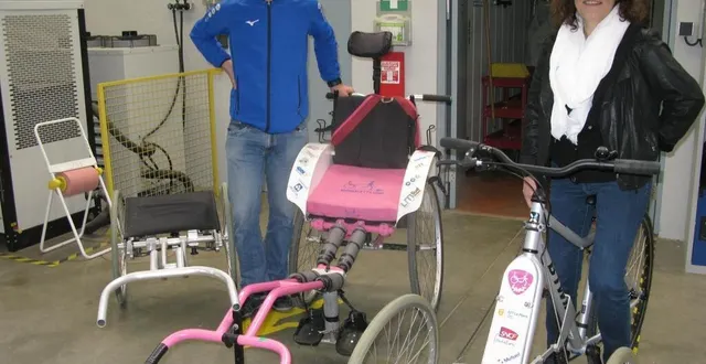 photo  jonathan brunet et sylvie derroisné avec la marsalette et le vélo à trois roues qu’ils espèrent produire en plus grand nombre.  &copy;  ouest-france 