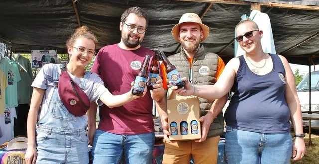 photo  la bière d’à tout bout d’champ a été présentée pour la première fois à la fête des commerçants de chantenay-villedieu, dimanche 14 avril 2024.  &copy;  ouest-france 