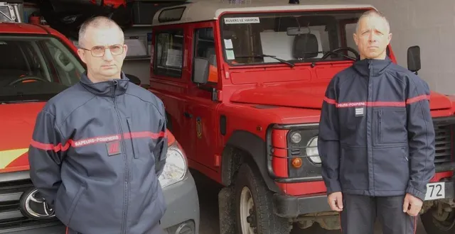 photo  mickaël blu, chef du centre de secours d’auvers-le-hamon (à droite) ainsi que le caporal-chef christophe laluque (à gauche) peinent à recruter des pompiers volontaires.  &copy;  le maine libre 