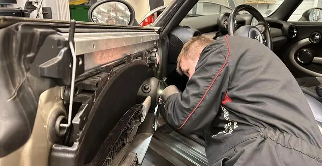 photo  louis richard, 17 ans, est en première année de cap au garage-école du mans. il passe 70 % de sa formation dans l’atelier.  &copy;  ouest-france 