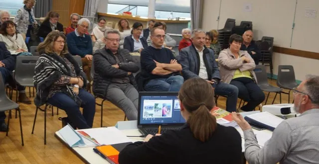 photo  jean-michel lera succède à françois deschamps, à la tête de l’office de tourisme maine cœur de sarthe.  &copy;  ouest-france 