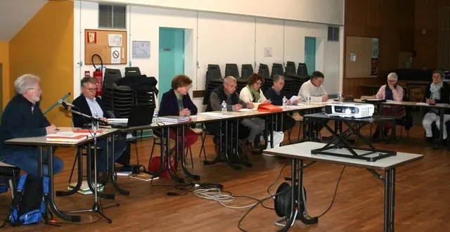 photo  les élus se sont retrouvés pour établir et voter le budget 2024.  &copy;  le maine libre. 