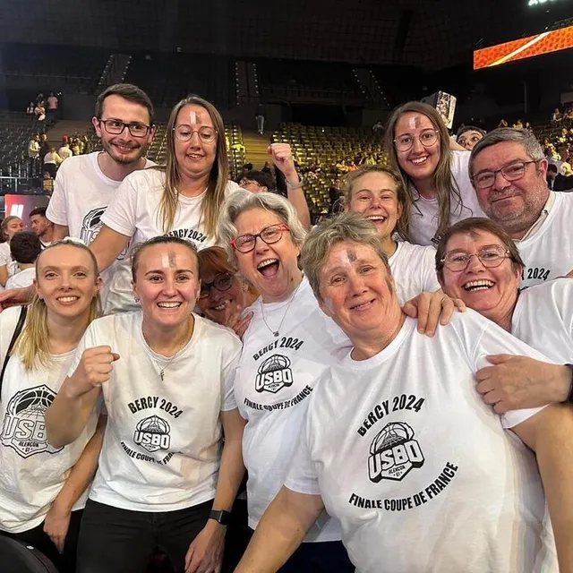 photo les supporters étaient au septième ciel après la victoire de l’usbda à bercy.  ©  ouest-france