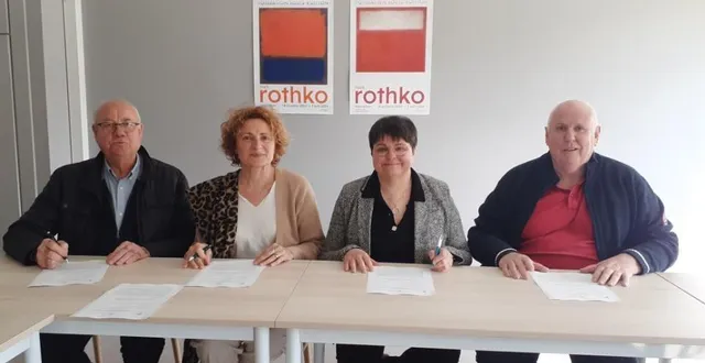 photo  de gauche à droite : francis belluau, maire de marolles-les-braults, dominique chevrinais-poglio, directrice académique des services de l’éducation nationale, sandrine plessix, 1re adjointe au maire de mamers et vice-présidente de la communauté de communes, et patrick manuel, maire de courgains.  &copy;  ouest-france 