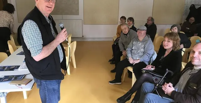 photo  claude cosnard, président sortant de l’association, lors de l'assemblée générale du mercredi 10 avril 2024.  &copy;  le maine libre 