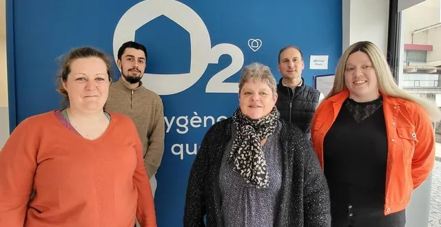 photo  au 1er plan, mélanie et chantal ont été embauchées par o2 care services à vire. au second plan, mathis cantel, responsable d’agence et benjamin coulange, gérant de l’entreprise et alice, stagiaire.  &copy;  ouest-france 