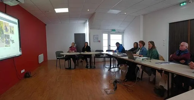 photo  une réunion de présentation s’est déroulée, mardi 23 avril 2024, au télécentre en présence des représentantes de l’ehpad marescot et des cyclos clubs de gacé (orne) et de nonant-le-pin et du maire des authieux-du-puits, jean-marie robin.  &copy;  ouest-france 